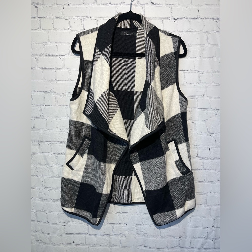 YACUN size medium buffalo plaid